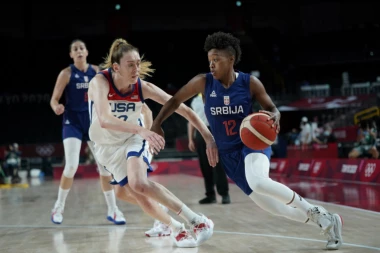 LEZBO VEZA KRUNISANA DETETOM: Amerikanka dobila PRINOVU sa košarkašicom, KRILE su se GODINAMA!