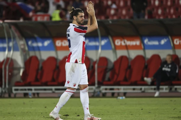 OTKRIVENI NEPOZNATI DETALJI PREGOVORA: Dragović ODBIO tri bogate ponude zbog Zvezde, jedan čovek je PRESUDIO!