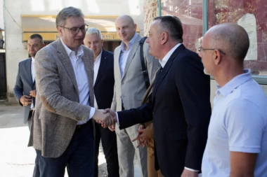 HIT SCENA U BLACU: Antić ogladneo i krenuo da doručkuje, VUČIĆ MU SE OBRATIO BAŠ OVIM REČIMA!