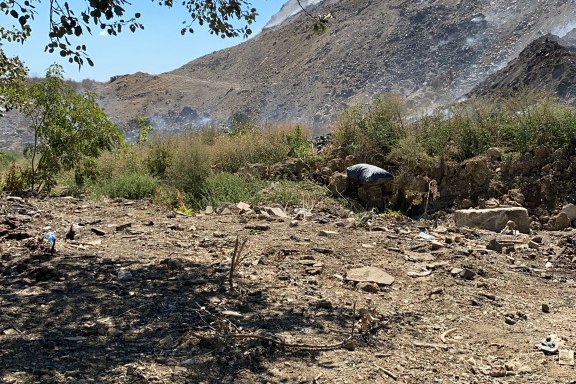 Dogašavanje požara na deponiji u Vinči