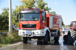 POŽAR NA NOVOM BEOGRADU: Gori napušteni objekat, na terenu TRI vatrogasna vozila!