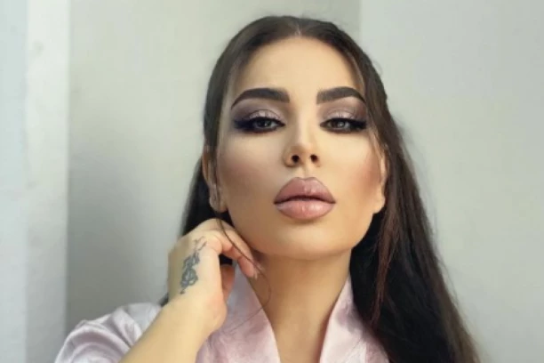 DOBRO SAM I ŽIVA! Oglasila se najveća avganistanska pevačica nakon što je uspela da POBEGNE iz zemlje, evo gde se NALAZI! (FOTO)