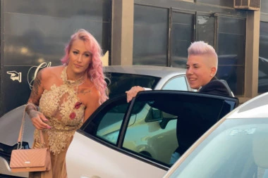 OTKRIVEN IDENTITET JOVANINE DEVOJKE: Evo ko je lepotica koju šeta Matora! (FOTO)