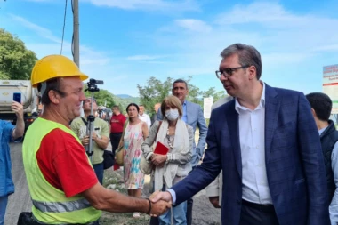PREDSEDNIK VUČIĆ OBIŠAO POČETAK RADOVA NA DEONICI GOLUBAC-DONJI MILANOVAC: Ovo je biser Evrope (VIDEO)