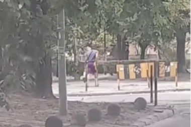 NOVOSAĐANI OPREZ! Lažni invalid kamči pare na prevaru, a potom otrči kao Ben Džonson (VIDEO)