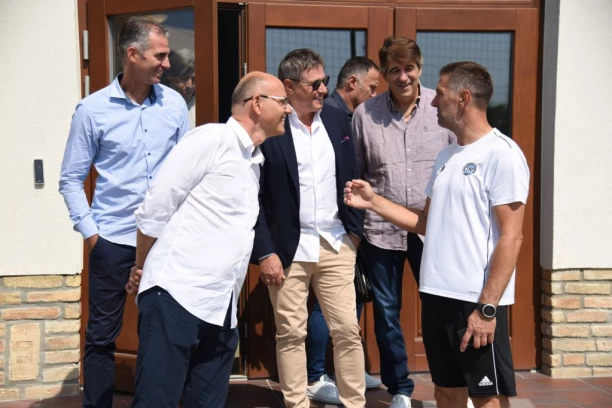 SELEKTORA STOJKOVIĆA DOČEKAO MLADEN KRSTAJIĆ: Cela Srbija treba da bude ponosna na AKADEMIJU TSC-A!