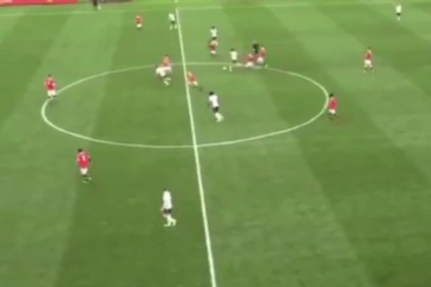 SRPSKI ŠTOPER POKAZAO KLASU U LIVERPULU: Mladi fudbaler IZBLAMIRAO igrače Junajteda (VIDEO)