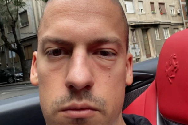 Baka Prase OČAJAN! PONIŽAVAO se ceo dan u Doboju zbog ANJE BLA: Jutjuber čekao BIVŠU od jutra do mraka na pumpi, ona se nije POJAVILA! (FOTO)