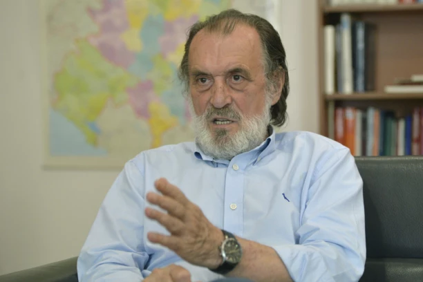 BIVŠI PRIPADNIK DRŽAVNE BEZBEDNOSTI OTKRIO: Vuk Drašković nije bio meta napada u Budvi i na Ibarskoj magistrali, atentatori su imali druge planove!