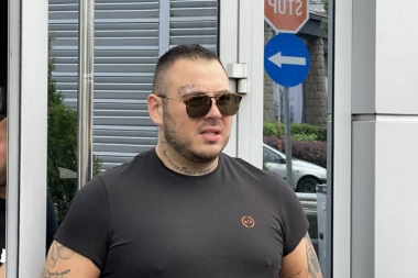 CARU PRORADILA SUJETA! Mensur ga doveo do ludila, pa potkačio Janjuša i Tomovića: UDARIO JE ŽENU I PLAČE, A MENI POPUJE!