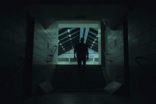 Magla bend na testu ljubavi! Nova pesma: Da li bi me volela? (VIDEO)