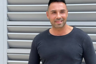 ULAZI U ZADRUGU 5 KAO GLUMAC FILMOVA ZA ODRASLE: Sandri Kojić krije mračnu prošlost, ima dete, a sa OVOM starletom je imao akciju na parkingu! (VIDEO/FOTO)