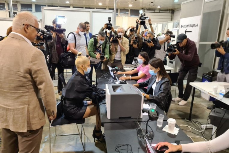 Nataša Bekvalac vakciniše se trećom dozom vakcine protiv Korona virusa