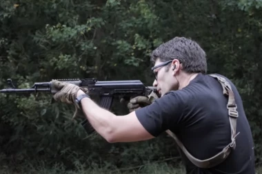 AMERE ZALUDELA PUŠKA IZ KRAGUJEVCA: Narudžbine samo stižu, prodato duplo više od planiranog!