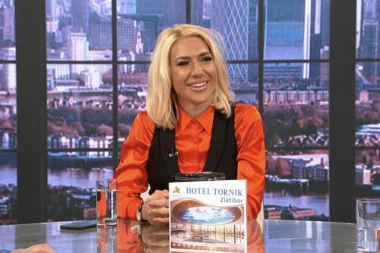 VODITELJKA JOVANA JEREMIĆ IZLEPILA CEO GRAD PLAKATIMA: Svi su morali da znaju samo SAMO JEDNO!