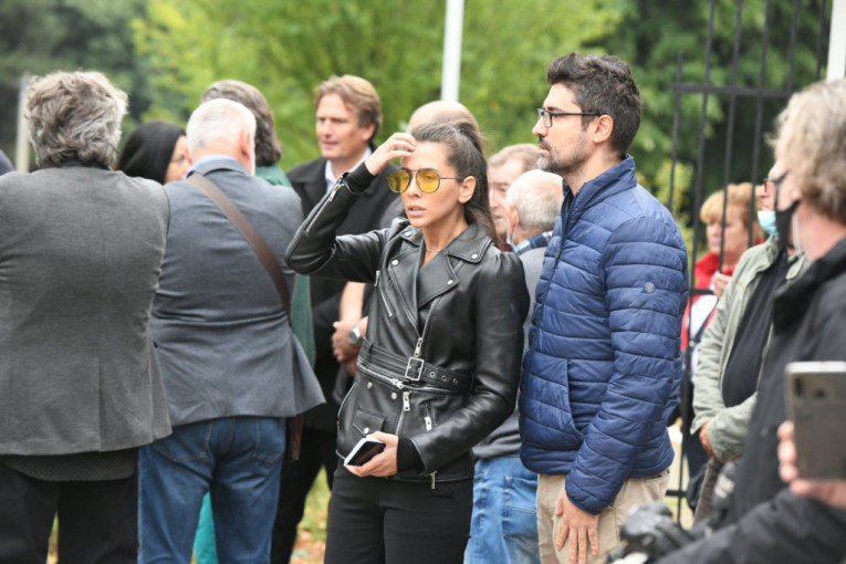 Ivana Dudić na sahrani Laneta Gutovića