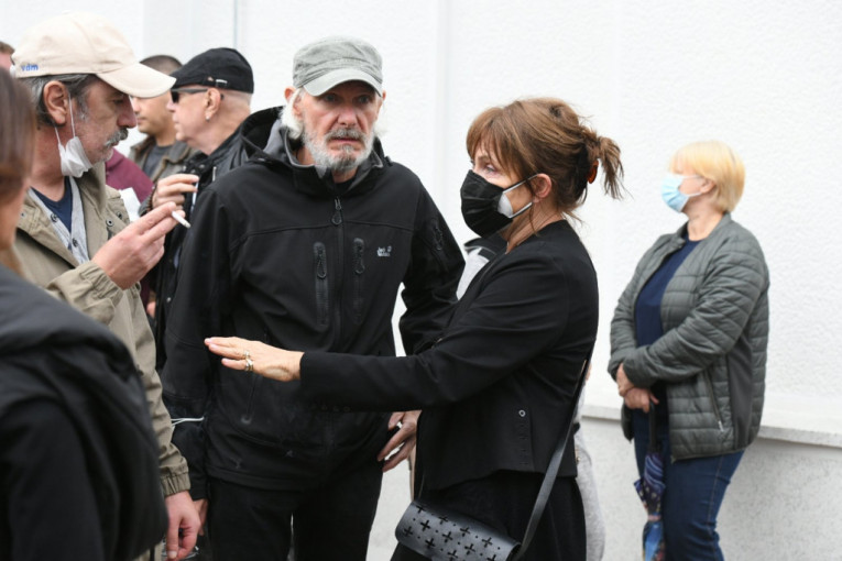 Vesna Trivalić na sahrani Laneta Gutovića