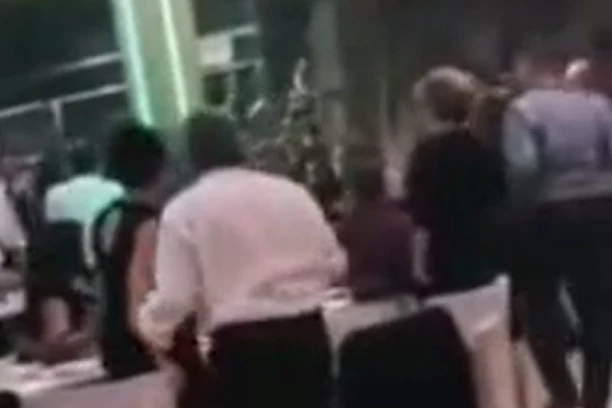 TUČA NA SVADBI ĆERKE BAKIRA IZETBEGOVIĆA: Žestoka makljaža na veselju, a svi se pitaju gde je ERDOGAN! (VIDEO)