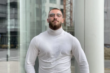 MENSUR AJDARPAŠIĆ NOSI BREME TEŠKOG DETINJSTVA! Otac mu se ubio, majka ga ostavila: IZBEGAO DOM ZA NEZBRINUTU DECU!