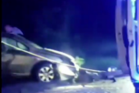 UŽAS KOD ALTINE! U saobraćajnoj nesreći poginulo dete: Automobil pun maloletnika udario u trafo stanicu (VIDEO)