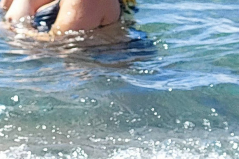 Miljana Kulić sa sinom Željkom na plaži
