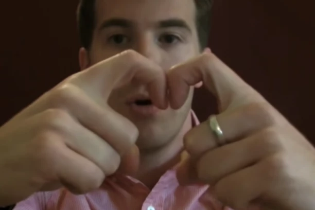 OVAJ TEST OD DVE SEKUNDE SPAŠAVA ŽIVOT! Spojte kažiprste i otkrijte da li ste ZDRAVI! (FOTO/VIDEO)