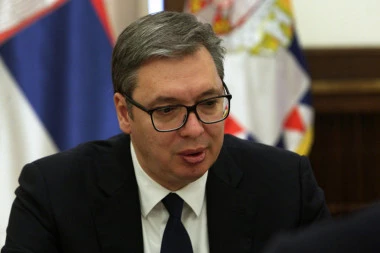NE VREDI, NE MOGU DA ODOLIM: Predsednik Vučić objavio kako provodi kraj uspešne večeri! (FOTO)
