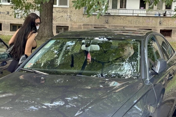 MAJA MARINKOVIĆ I FILIP CAR NAPRAVILI SKANDAL ISPRED KLINIKE:  Zadrugar siktao od besa i vrištao na nju, ONA MU BRUTALNO ODGOVORILA! (VIDEO)