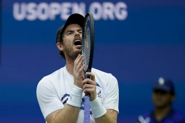 US OPEN START CHAOS: Murray accused Tsitsipas of cheating (VIDEO)