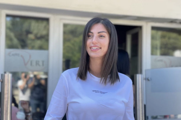 Ne podržavamo njenu vezu, može kući, ali ne sa NJIM: Porodica Mime Šarac BESNA na zadrugarku, pa progovorili o njenoj PROŠLOSTII!