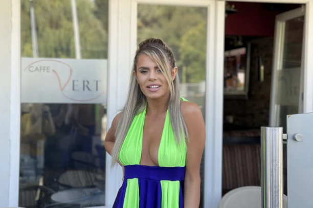 MARIJANA ZONJIĆ KAO IZ FILMOVA ZA ODRASLE: Uvezana u kanape i gola, spremna da pokaže šta ume u Zadruzi 5! (FOTO)