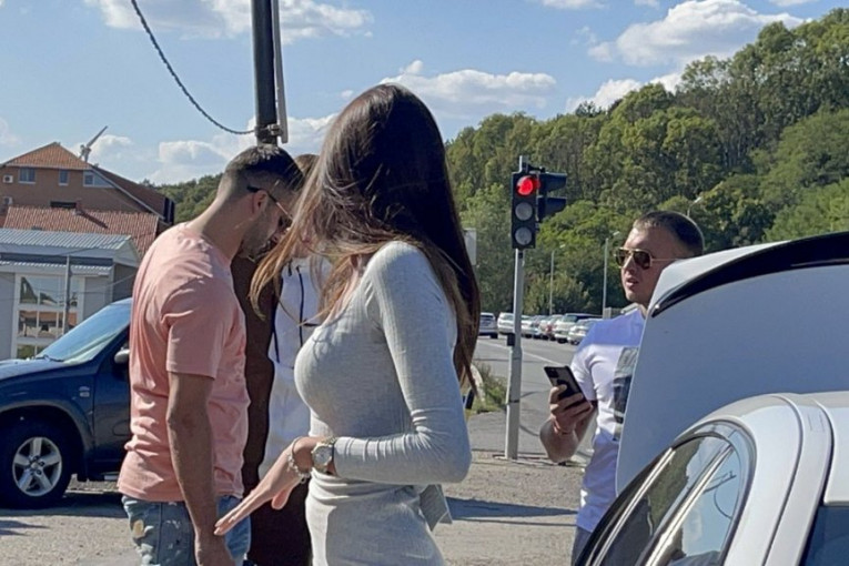 Jovana Ljubisavljević sa Stefanom došla da isprati Mensura