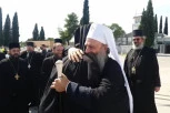 PATRIJARH PORFIRIJE STIGAO U PODGORICU: Pogledajte kakav doček su mu spremili (VIDEO)