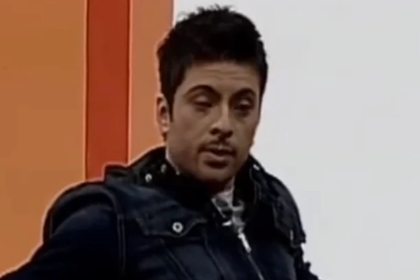 TOŠE PROESKI OTPEVAO PESMU IZ ZATVORA: Ubio ljubavnika svoje izabranice, pa završio na robiji! (VIDEO)