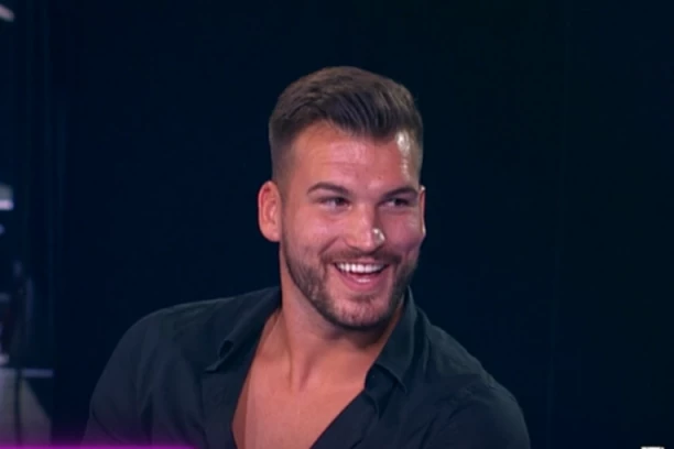 Ocu sam bio projekat, TUKAO me je i maltretirao! Ispovest Marka Osmakčića nakon MONSTRUOZNOG čina njegove porodice: Majka nas je kukavički OSTAVILA, vozila je ŠVALERA u mojim kolima!