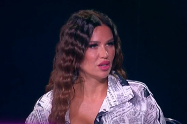 VREMENSKE NEPOGODE POGODILE STANIJINU MAJKU: Ogrnula se ćebetom i drhti, starleta sve objavila! (FOTO)