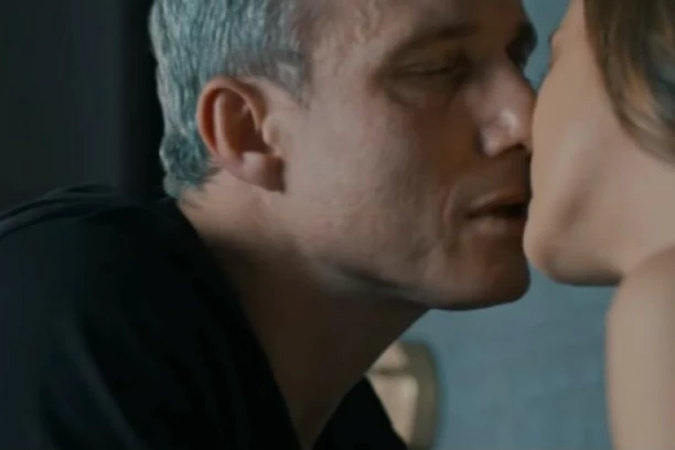 MILICA PAVLOVIĆ PALA U TRANS NAKON VRELIH SCENA SA MILOŠEM: Vrištala na sav glas, URNISALI JE PORUKAMA! (FOTO)