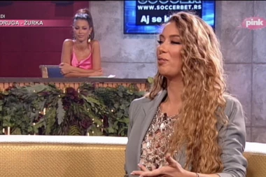 TEA TAIROVIĆ PONOVO U AKCIJI, POKAZALA SVOJE UMEĆE: Isplivao vreli snimak pevačice, IZGORELE DRUŠTVENE MREŽE NAKON PRIZORA! (VIDEO)