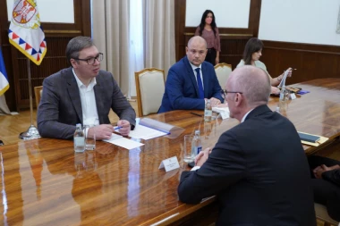 VUČIĆ NA SASTANKU SA AMBASADOROM NEMAČKE: Poseta Angele Merkel snažan signal za Srbiju