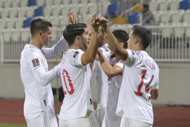 TRESLE SE MREŽE ŠIROM EVROPE: Italijani slavili PETARDOM - Španci lako sa tzv. Kosovom!