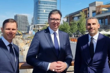 VUČIĆ OBJAVIO FOTOGRAFIJU NA INSTAGRAMU SA KALDUNOM AL-MUBARAKOM: "Neka živi prijateljstvo Srbije i Emirata!" (FOTO)