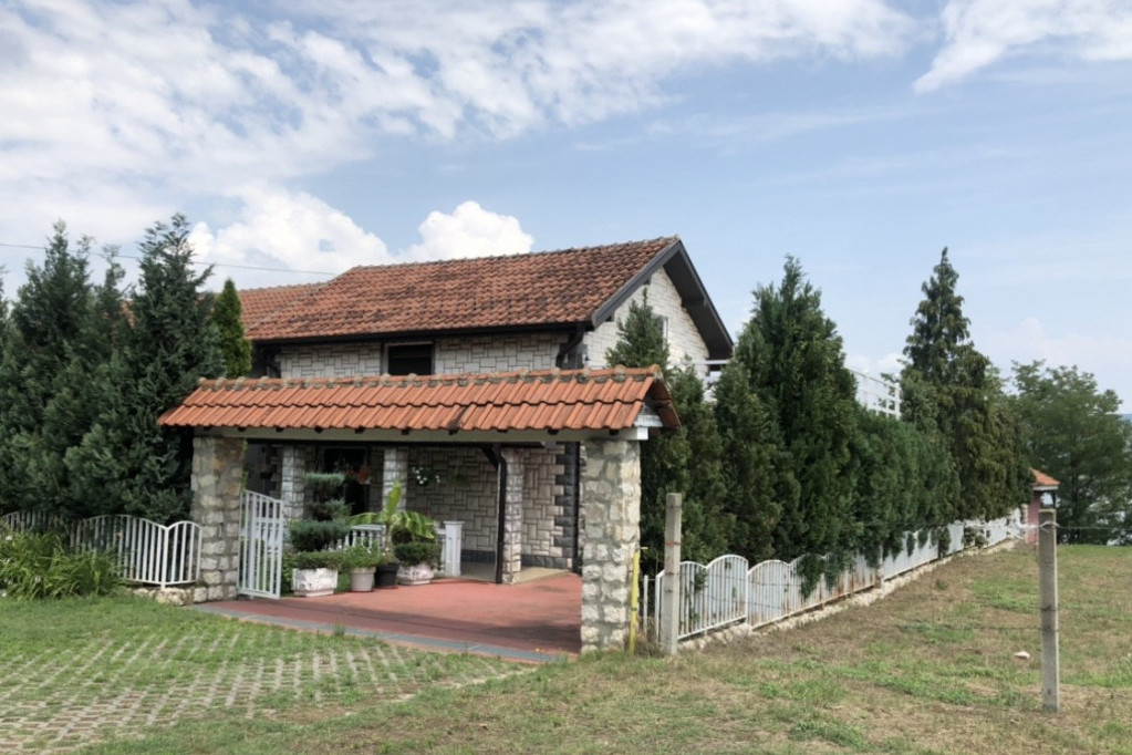 Vikendica kod Golupca u vlasništvu Dejana Stankovića