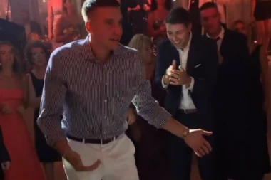 BOGDAN U ELEMENTU: Uhvaćen u ludom provodu u prestonici! (VIDEO)