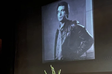 POČELA KOMEMORACIJA LANETU GUTOVIĆU: Emotivan snimak, muk i suze u sali! (VIDEO)