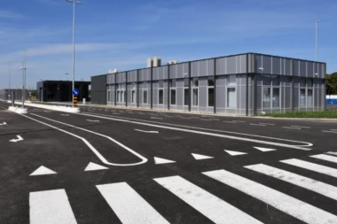 "Parking servis" započeo  radove na izgradnji još jedne poslovne zgrade!  Od nebezbednog kontejnerskog naselja do najsavremenijeg logističkog centra na Balkanu!