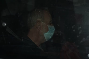 MIKA ALEKSIĆ NAPUSTIO CENTRALNI ZATVOR! Pogledajte kako izgleda učitelj glume posle osam meseci pritvora! (FOTO)