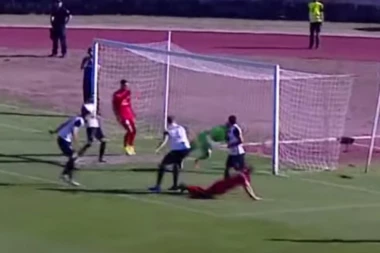 OPOMENA PRED KIPAR: Bizaran AUTOGOL Partizana na "Čika Dači"! (VIDEO)