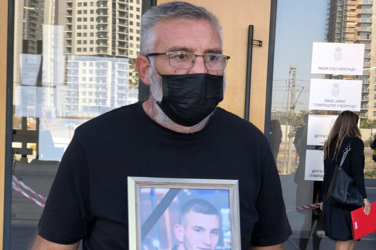 POTRESNE REČI OCA UBIJENOG IVANA! Gledao kako mu Belivukov sestrić ubija sina, pa ispred suda rekao OVO! (VIDEO)