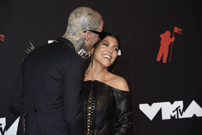 Trevis ne krije emocije prema Kortni