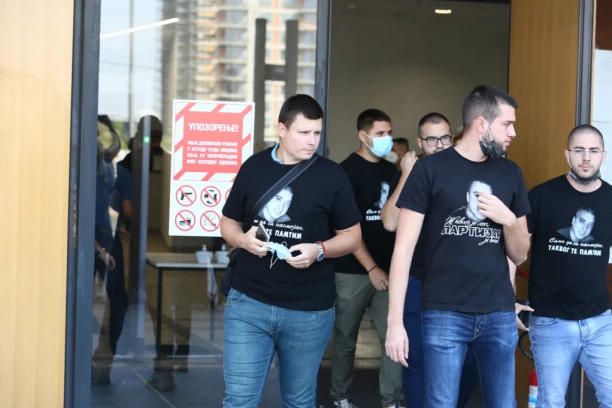 PORODICA I PRIJATELJI U NEVERICI POSLE PRESUDE UBICI S TVITERA! Otac jedva smogao snage da govori, poruka drugova kida dušu!